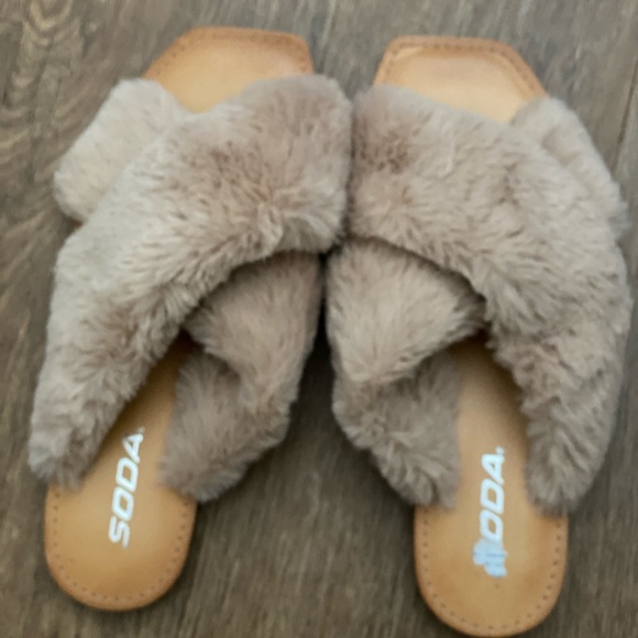 Sandals - Picture 4 of 4